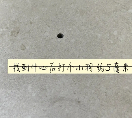 伊金霍洛瓷砖空鼓维修公司专业解答在瓷砖铺贴过程中，如果砂料搅拌不均匀，将会带来以下问题